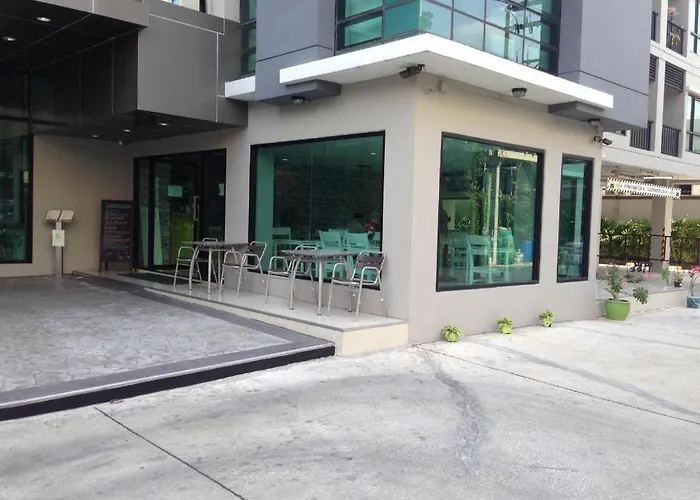 Hotel Ipremium Sukhumvit 81 4*