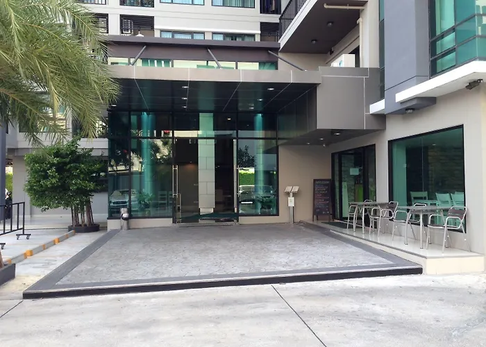 Hotel Ipremium Sukhumvit 81 4*