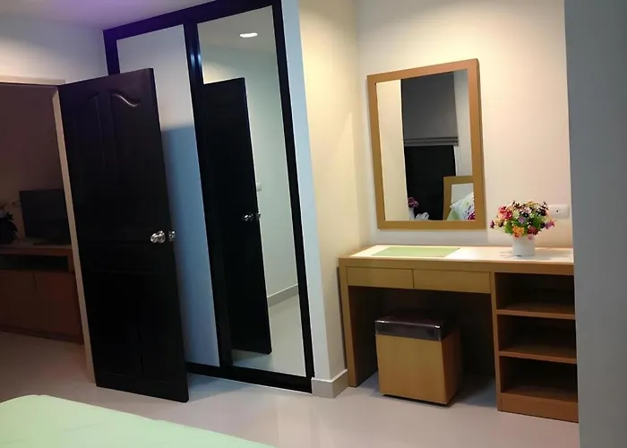 Hotel Ipremium Sukhumvit 81 4*